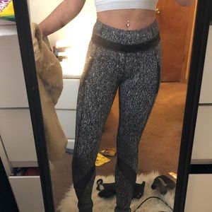 Lululemon printed workout leggings size 4